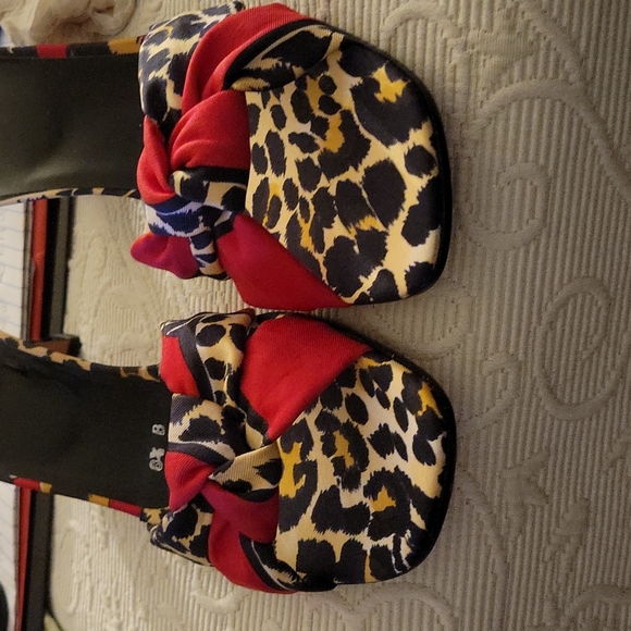 Stuart Weitzman Sandals - Picture 7 of 12